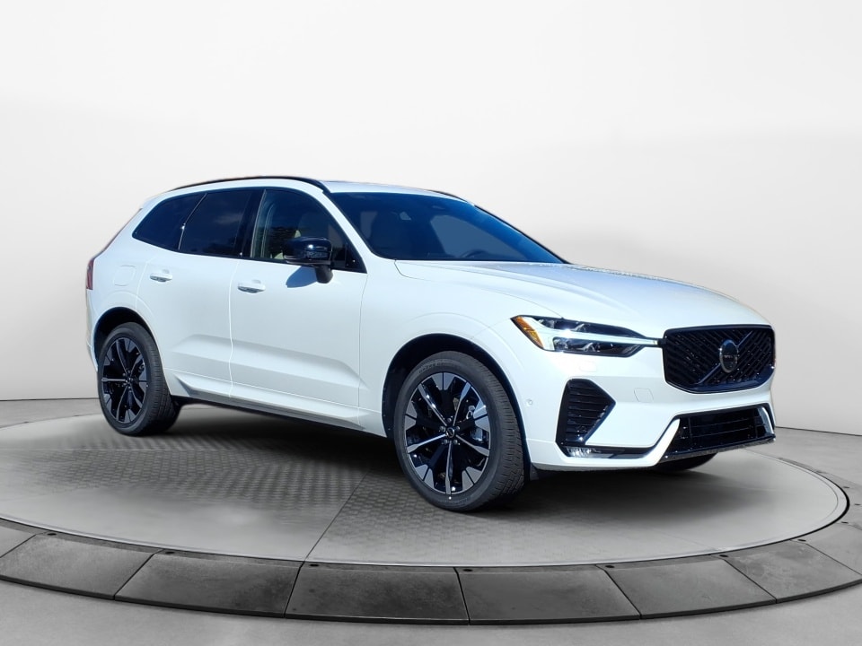 2026 Volvo XC60 Plus's photo