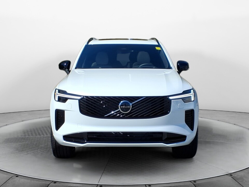 2026 Volvo XC90 photo 2