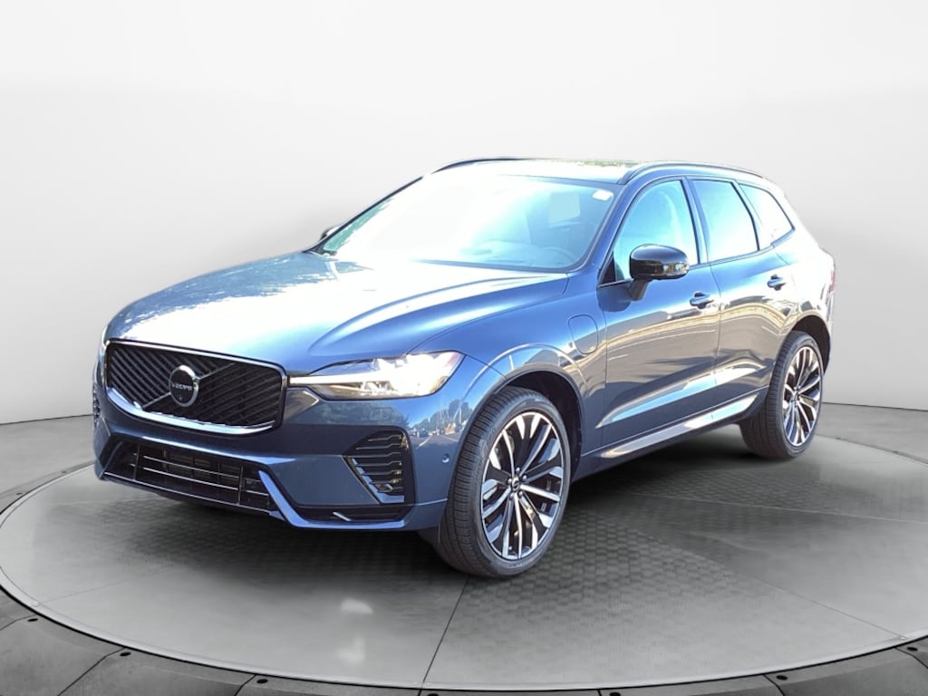 New 2026 Volvo XC60 plug-in hybrid T8 Ultra SUV