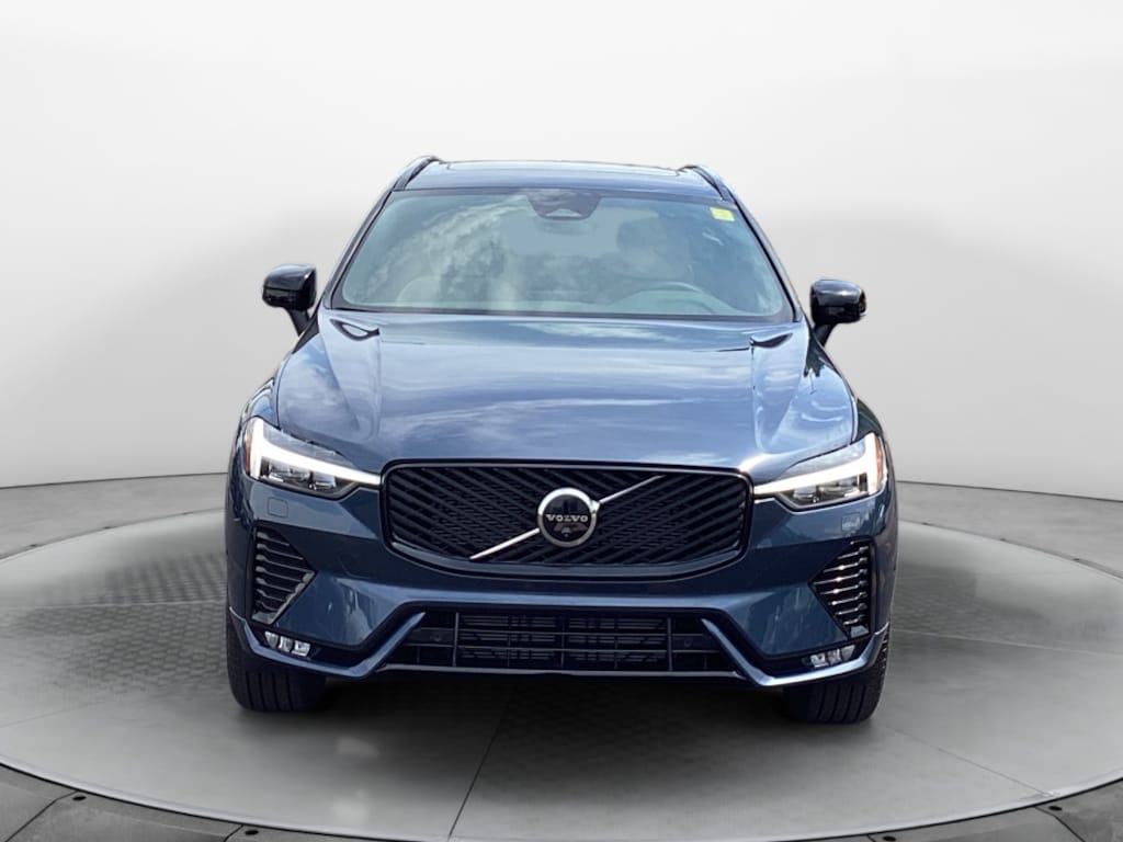 New 2026 Volvo XC60 B5 Plus SUV