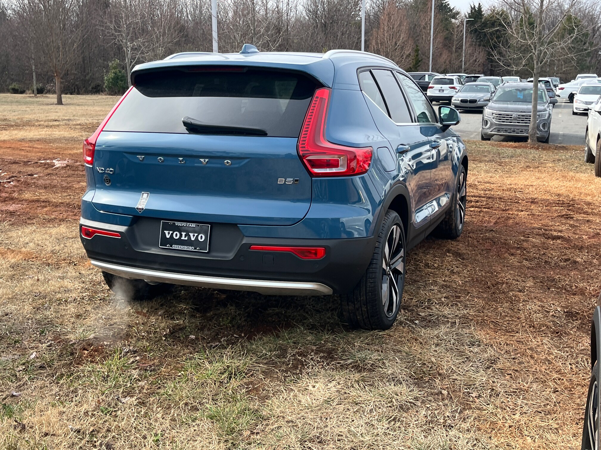 2025 Volvo XC40 photo 4