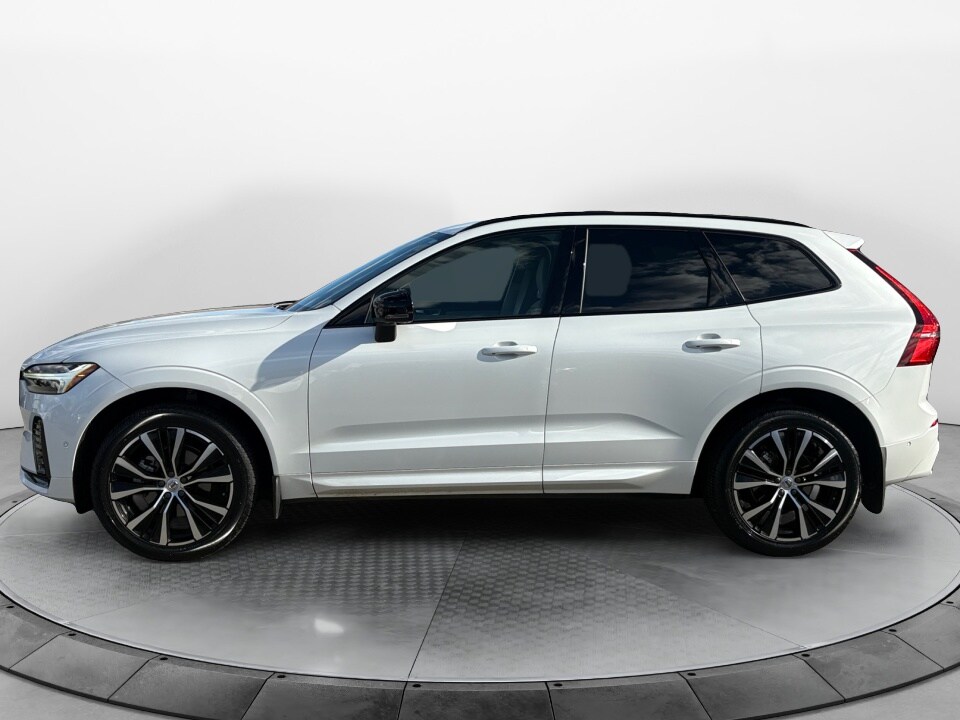2024 Volvo XC60 B5 Plus photo 4