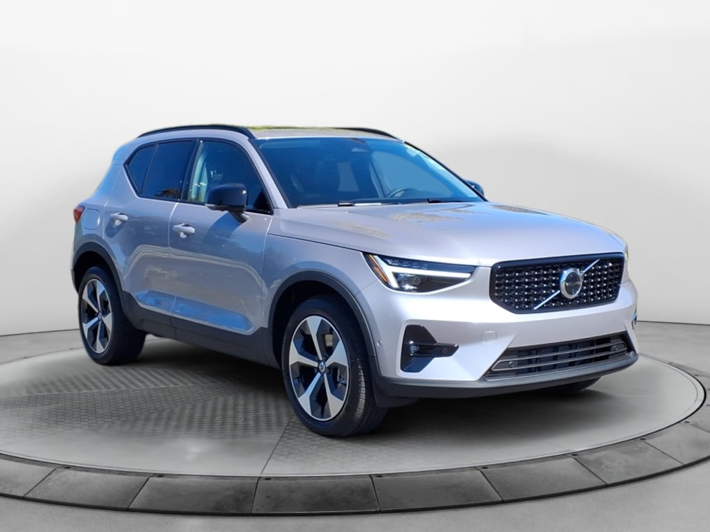New 2026 Volvo XC40 B5 Plus SUV