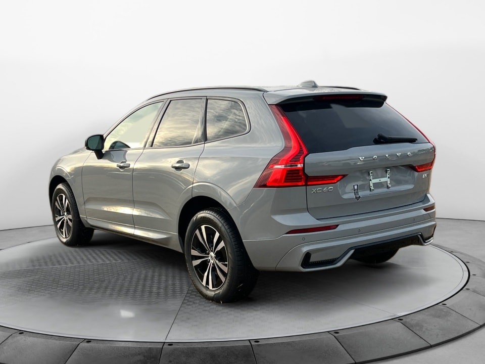 2025 Volvo XC60 B5 Core photo 4
