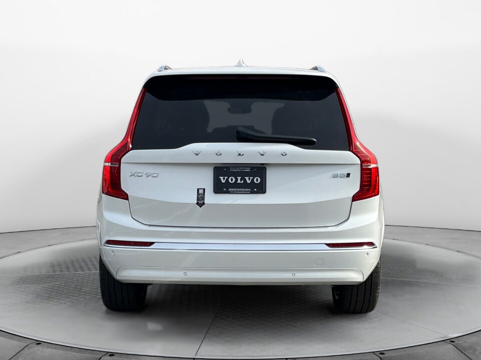 2025 Volvo XC90 B5 Core photo 3