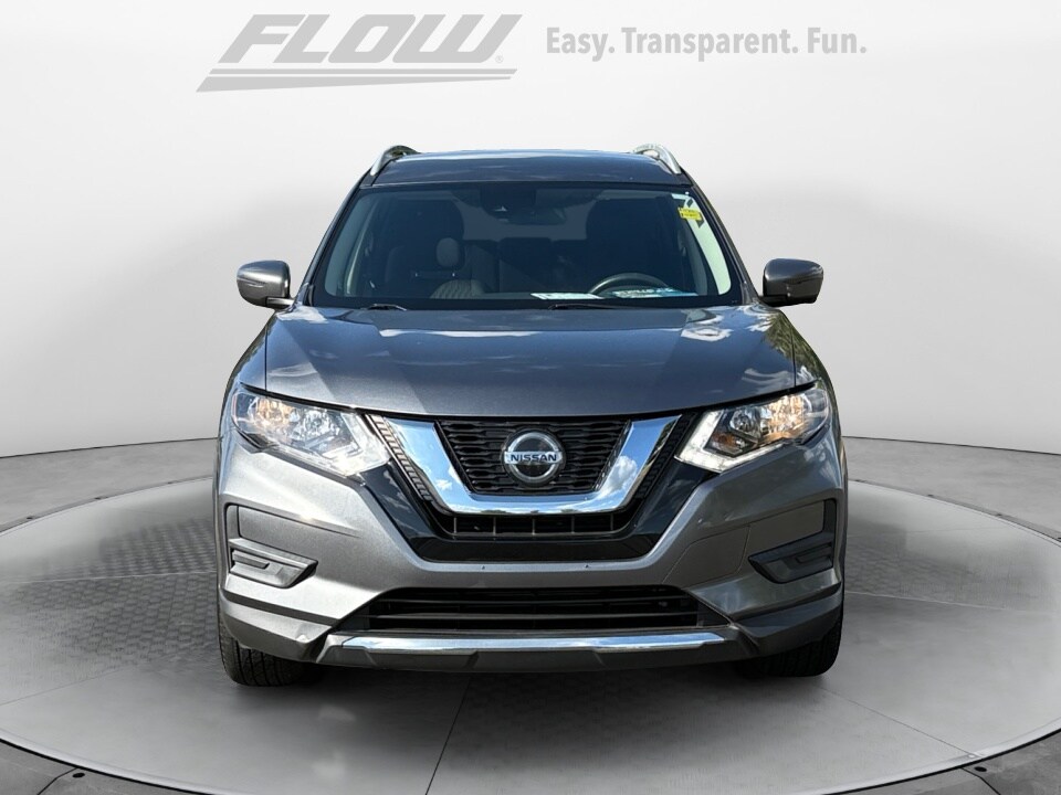 2019 Nissan Rogue SV photo 2