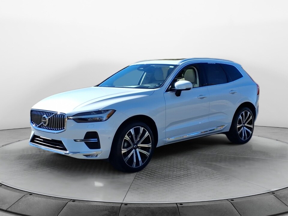 2023 Volvo XC60 B5 Ultimate photo 3