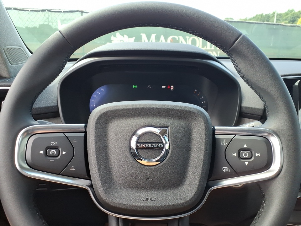 2026 Volvo XC40 Plus - Photo 18