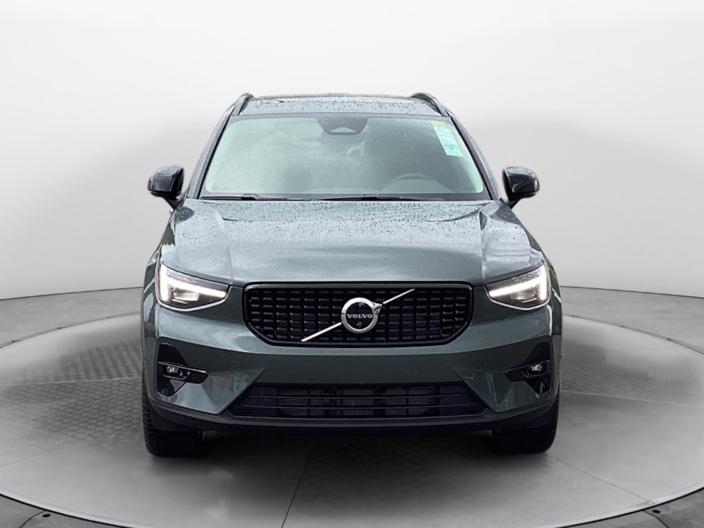 New 2026 Volvo XC40 B5 Plus SUV