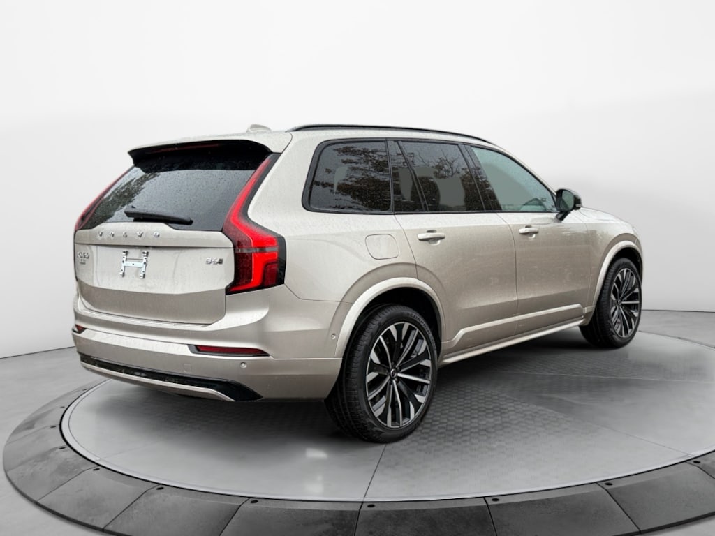 New 2026 Volvo XC90 B6 Ultra Dark Theme 7-Seater SUV