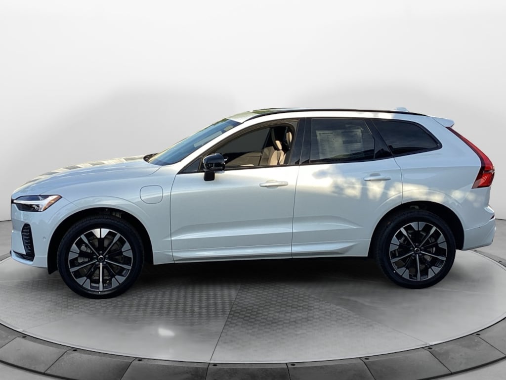 New 2026 Volvo XC60 plug-in hybrid T8 Plus SUV