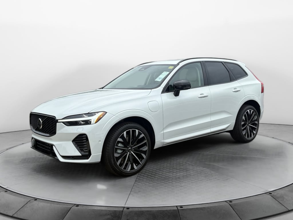 New 2026 Volvo XC60 plug-in hybrid T8 Ultra SUV
