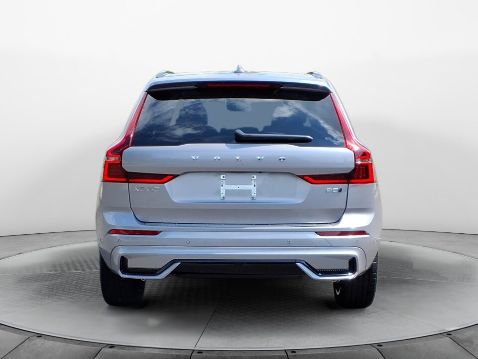 2026 Volvo XC60 B5 Plus photo 3