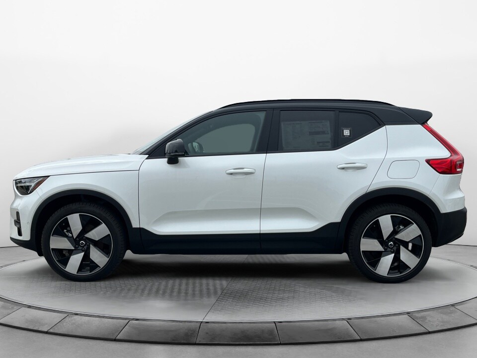 2024 Volvo XC40 Recharge Plus photo 4