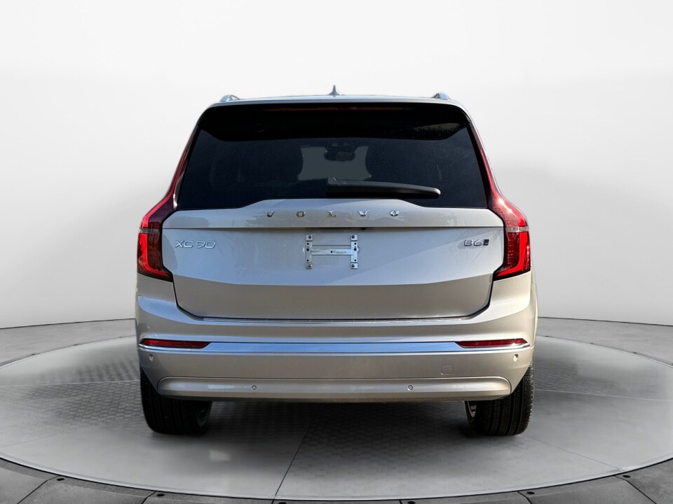 2026 Volvo XC90 Plus photo 3