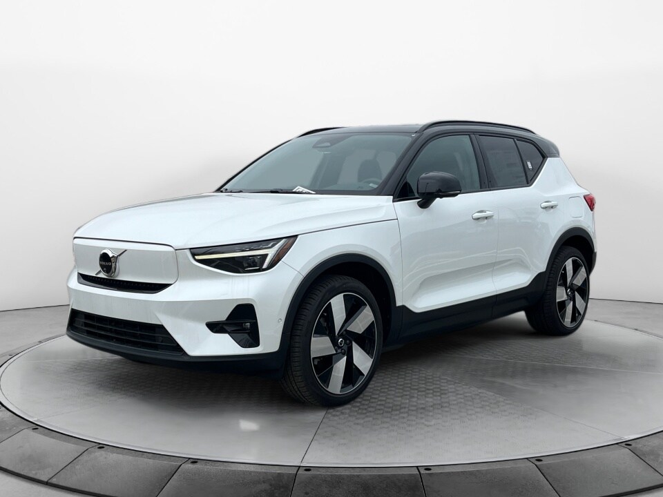 2024 Volvo XC40 Recharge Plus photo 3