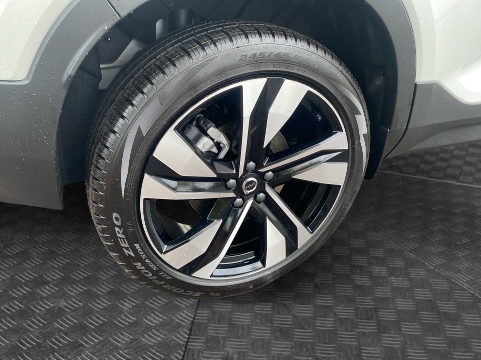 2026 Volvo XC40 Ultra - Photo 9