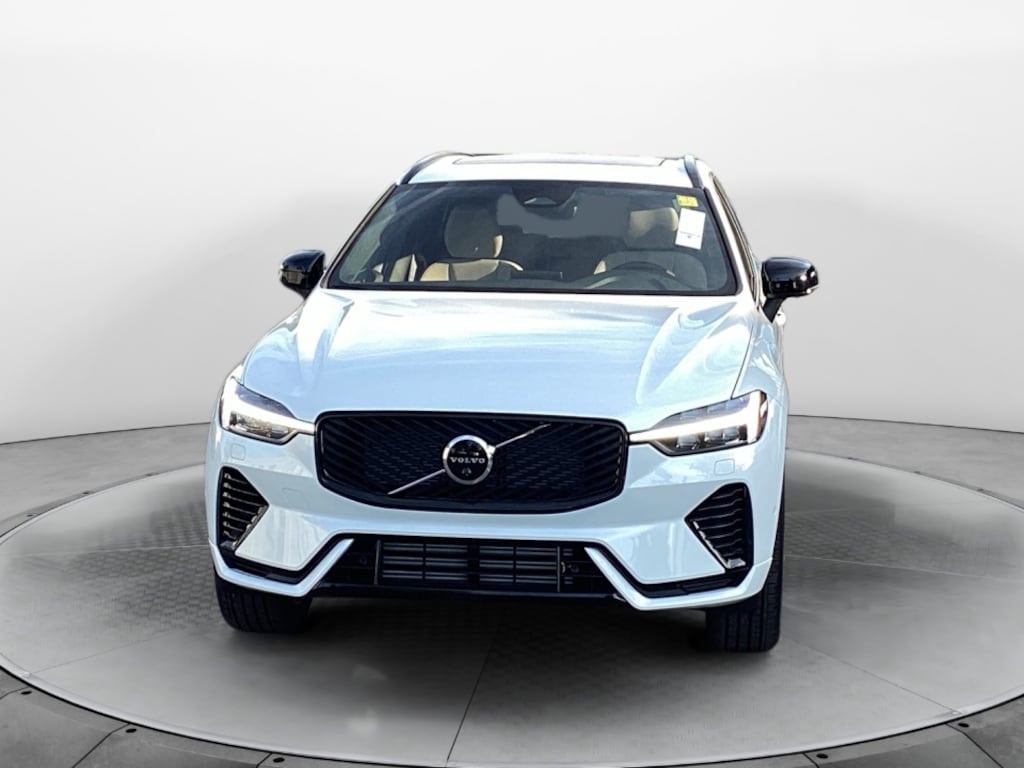 New 2026 Volvo XC60 plug-in hybrid T8 Plus SUV