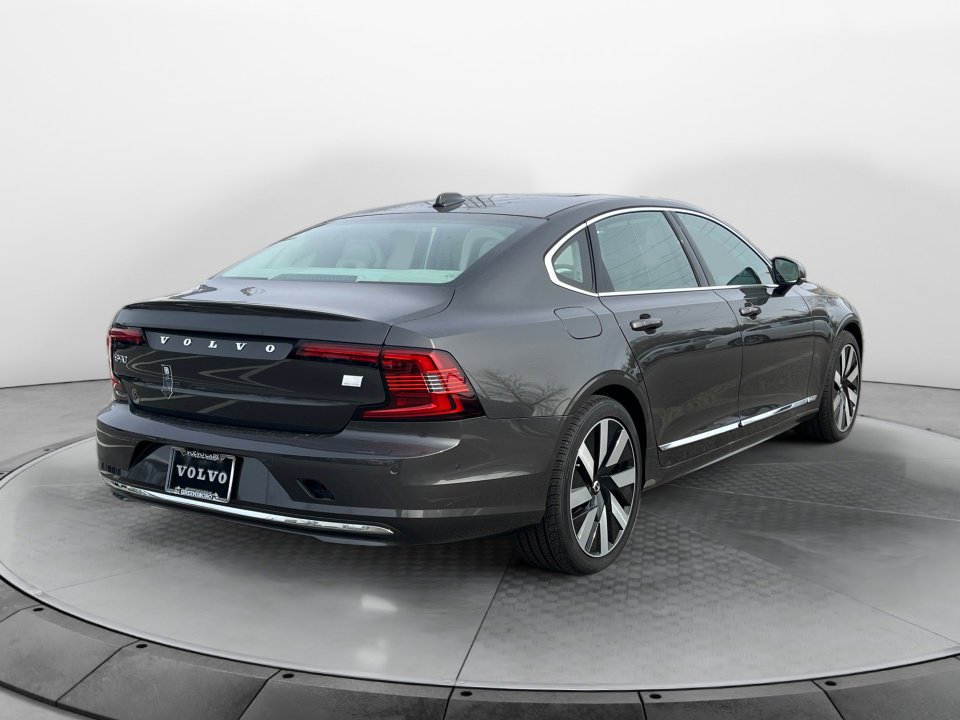 2024 Volvo S90 T8 Ultimate photo 4