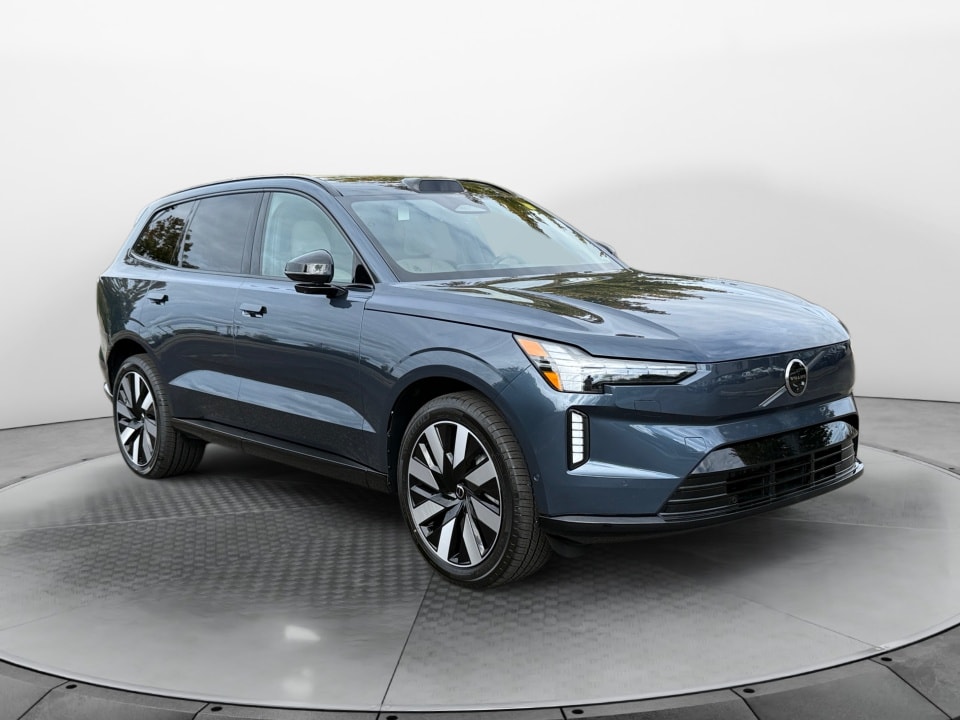 2025 Volvo EX90 Plus's photo