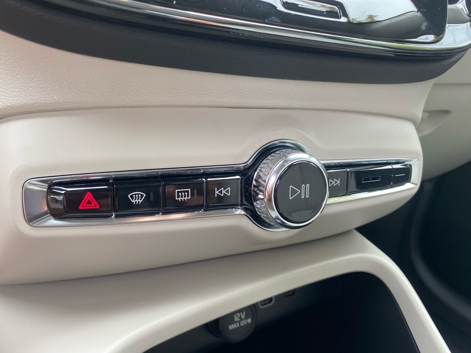 2026 Volvo XC40 Ultra - Photo 16