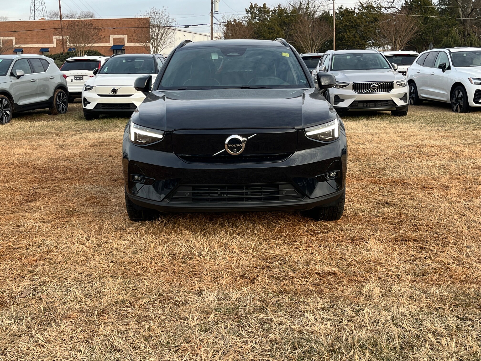 2024 Volvo XC40 Recharge Plus photo 2