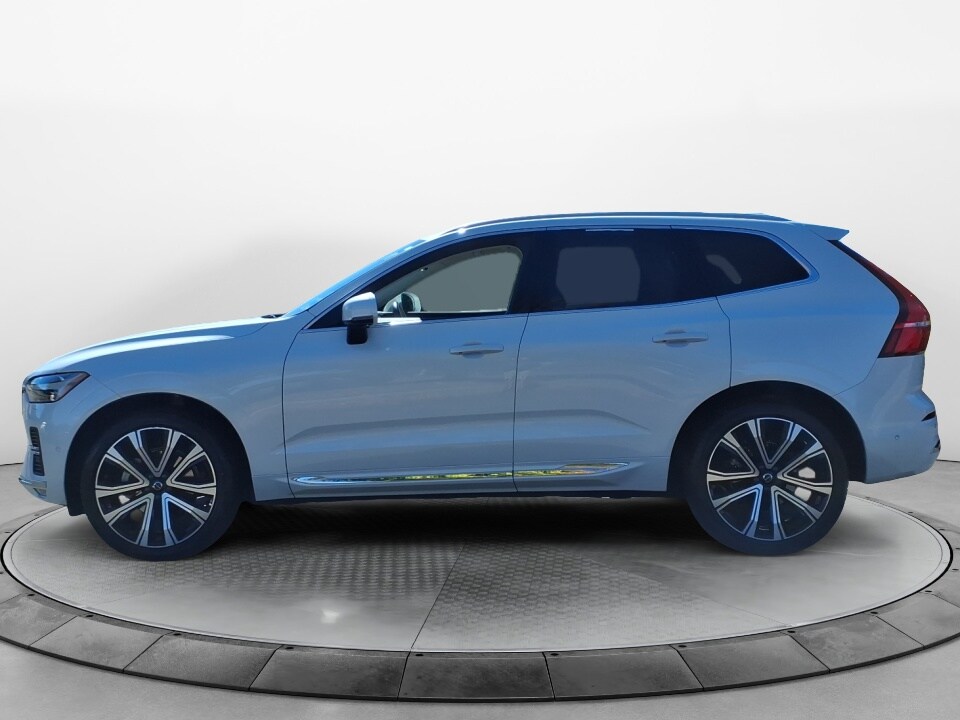 2023 Volvo XC60 B5 Ultimate photo 4