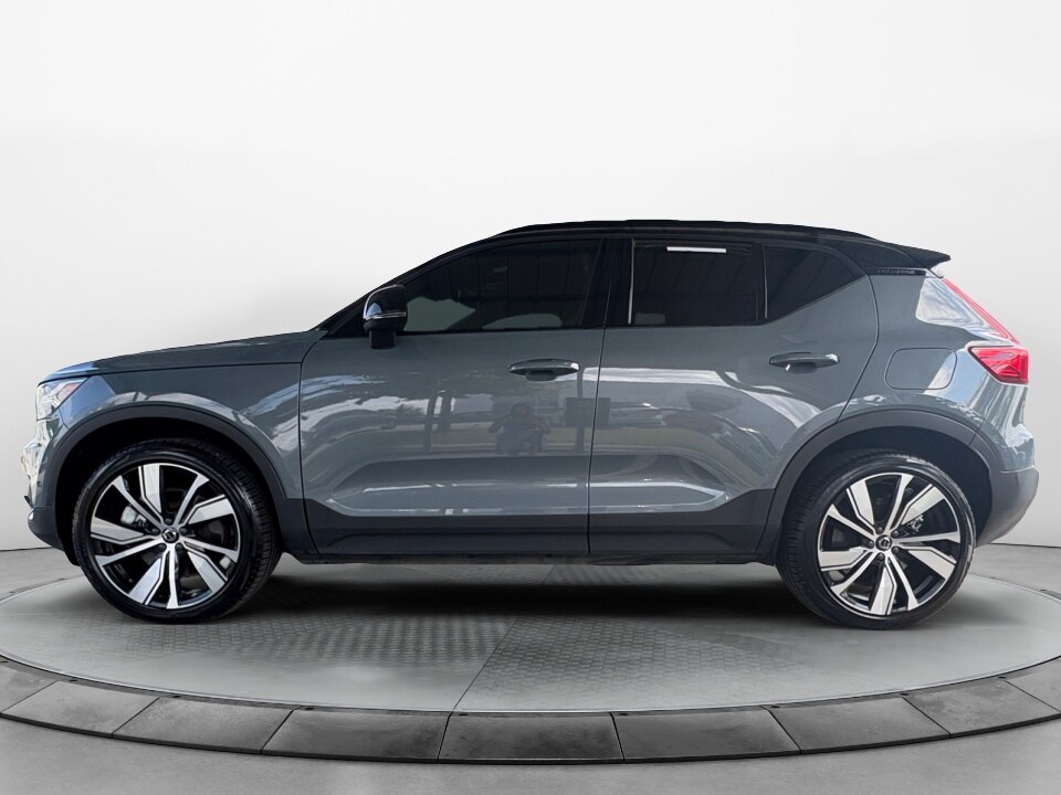 2022 Volvo XC40 Recharge P8 Twin Ultimate photo 4