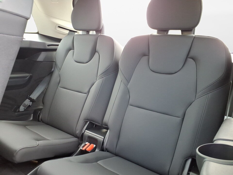 2026 Volvo XC90 Plus - Photo 9