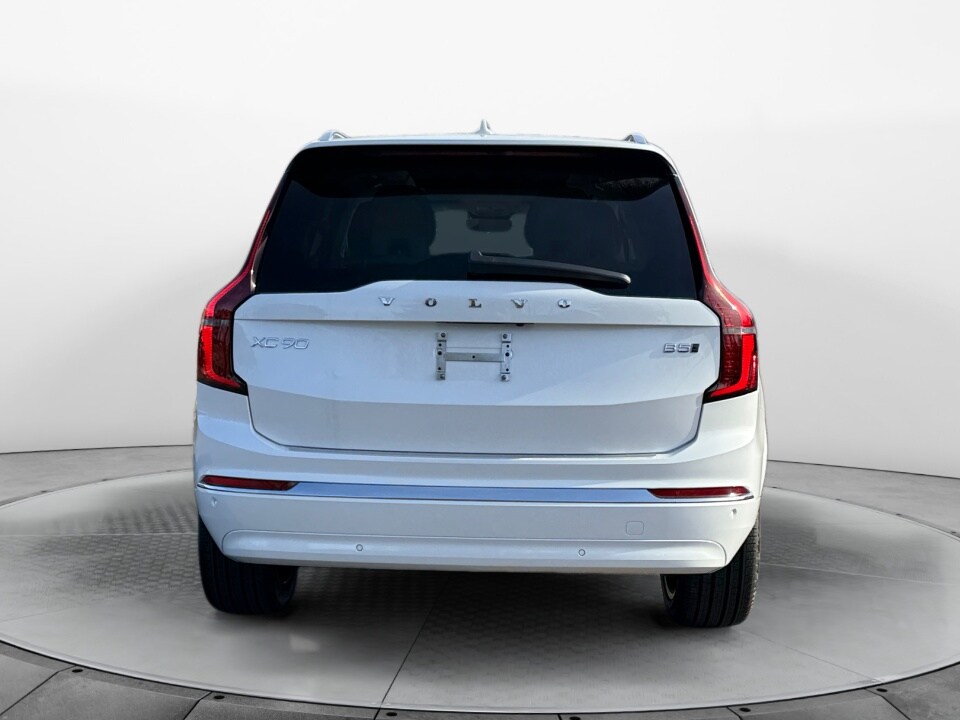 2026 Volvo XC90 B5 photo 3