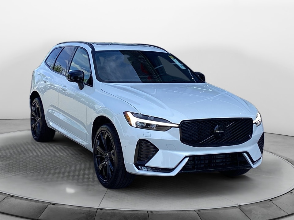 2026 Volvo XC60 B5 Ultra Black Edition Theme AWD's photo
