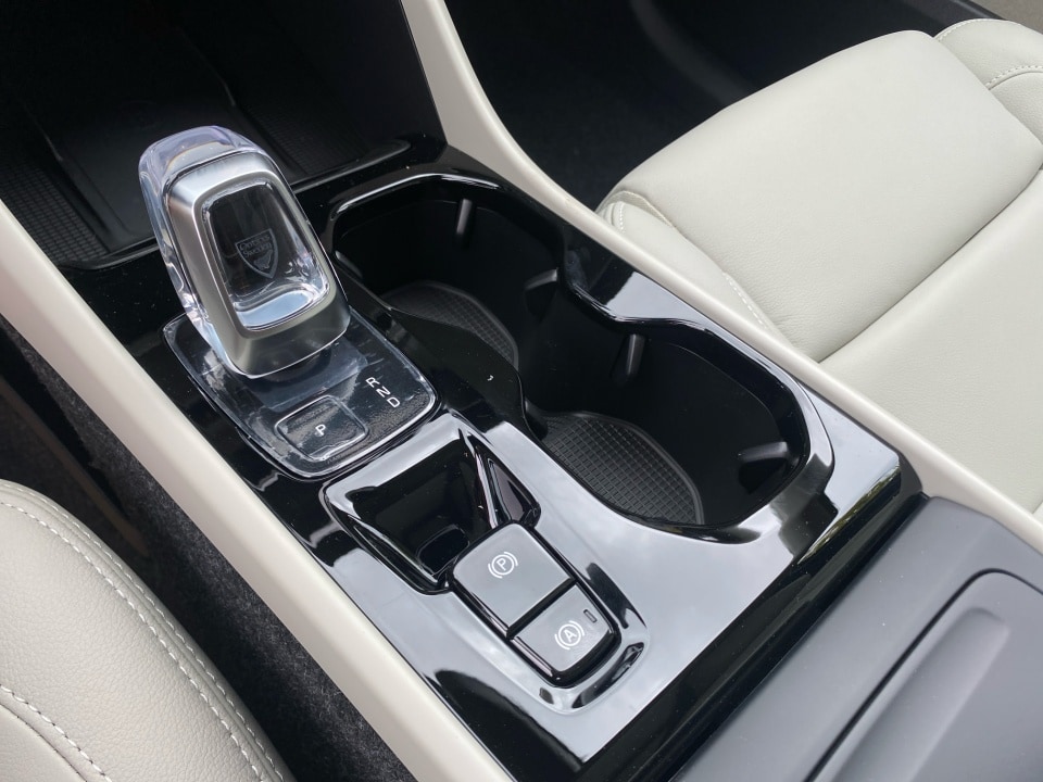 2026 Volvo XC40 Ultra - Photo 18
