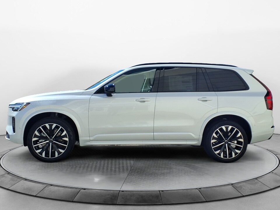2026 Volvo XC90 photo 3
