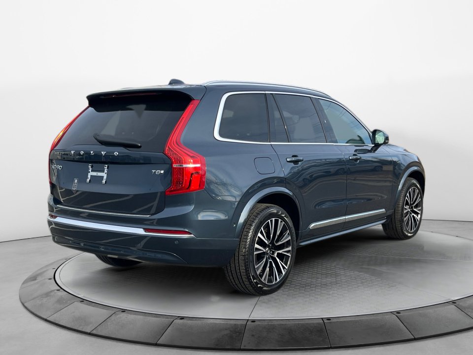 2025 Volvo XC90 T8 Plus photo 4