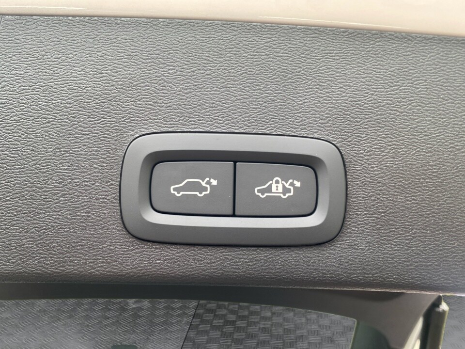 2026 Volvo XC40 Ultra - Photo 11