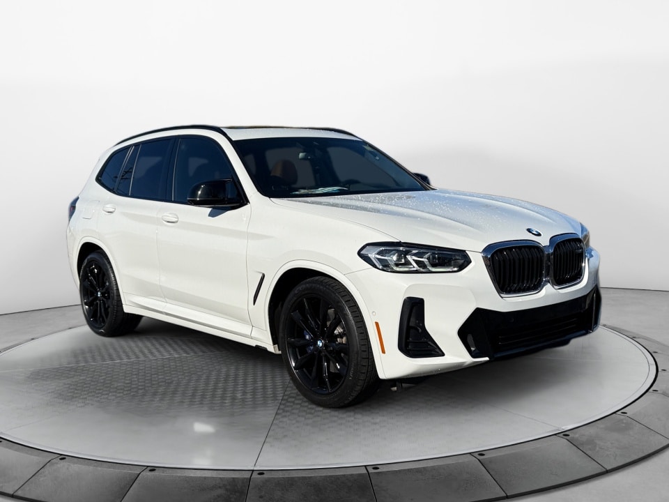 2022 BMW X3 40i's photo
