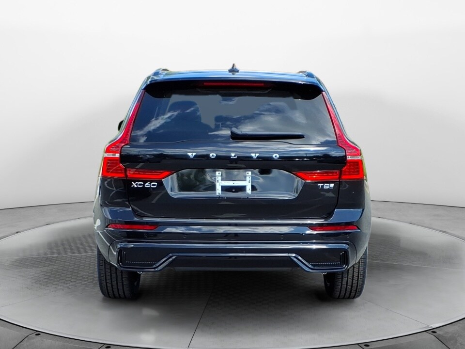 2025 Volvo XC60 Hybrid T8 Plus photo 3