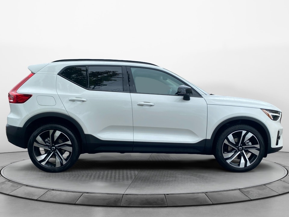 2026 Volvo XC40 Ultra - Photo 8