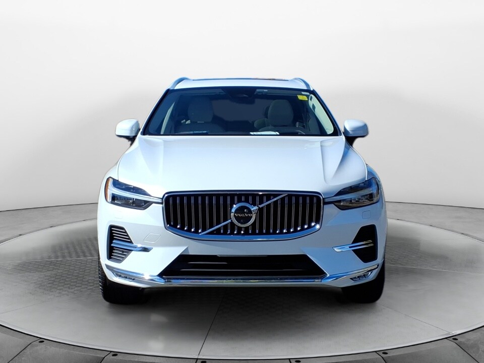 2023 Volvo XC60 B5 Ultimate photo 2
