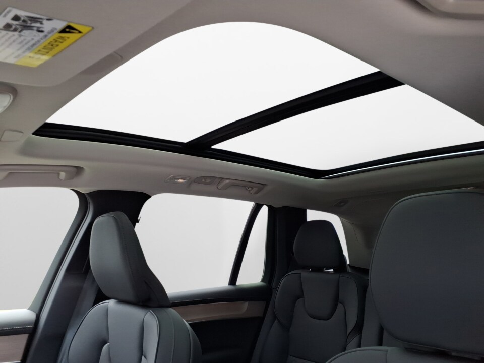 2026 Volvo XC90 Plus - Photo 10