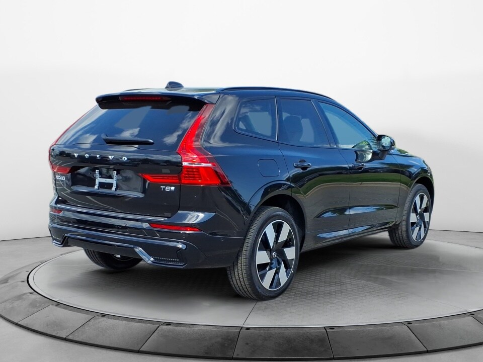 2025 Volvo XC60 Hybrid T8 Plus photo 4