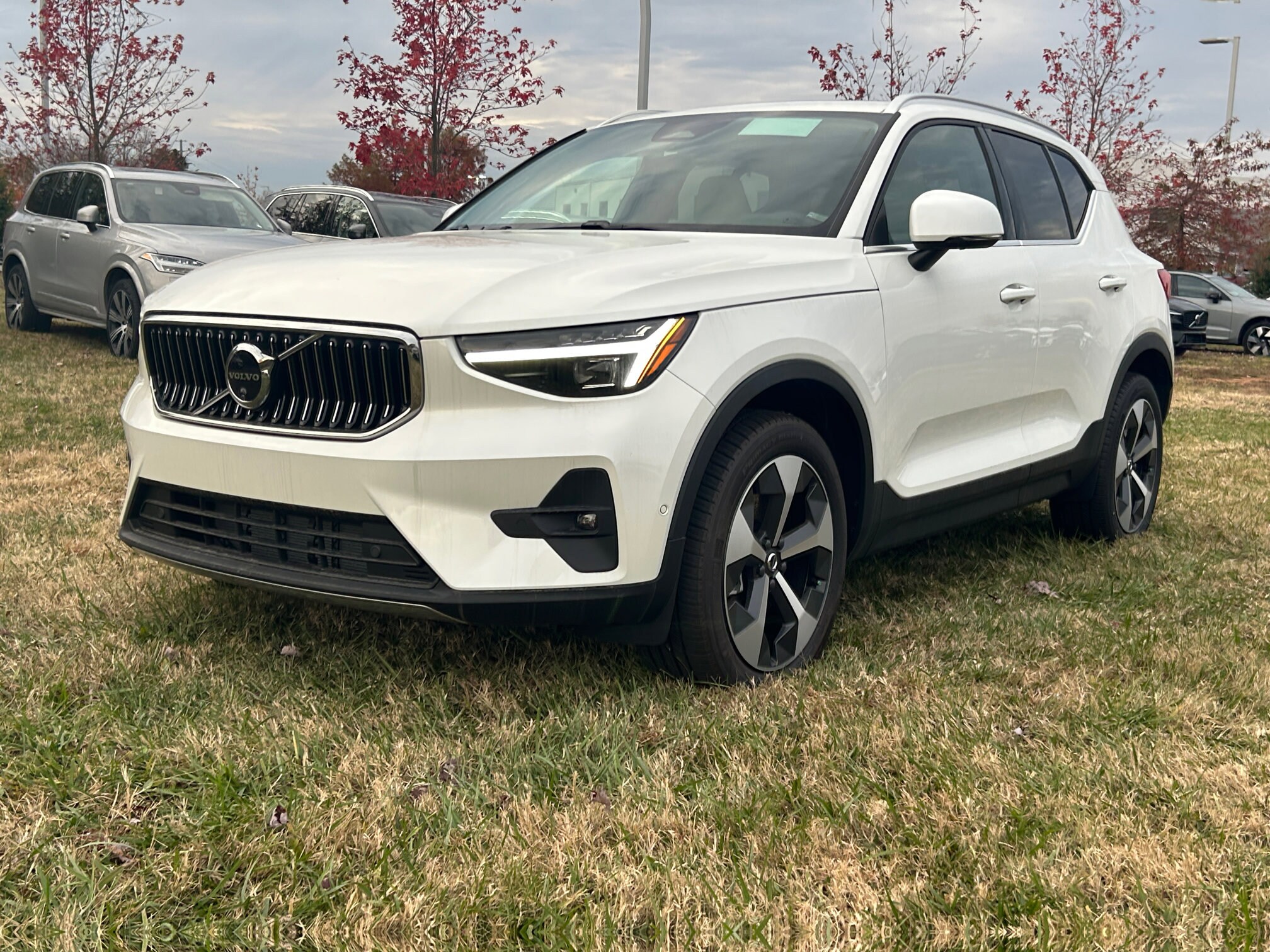 2025 Volvo XC40 Plus photo 3