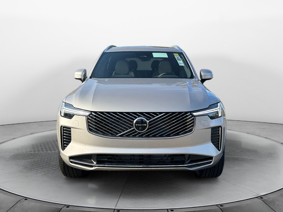 2026 Volvo XC90 Plus photo 2