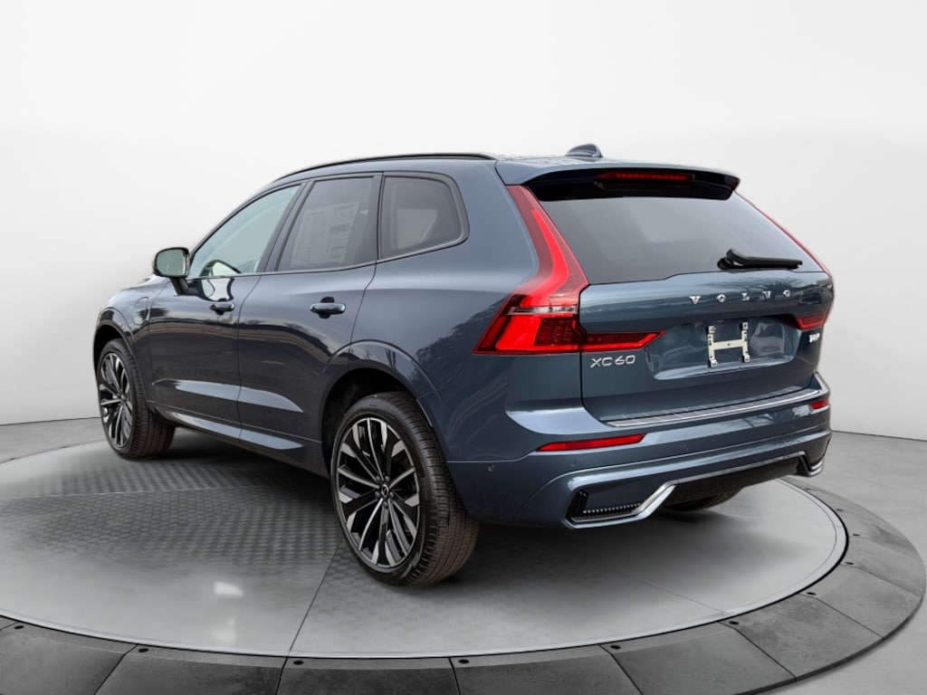 New 2026 Volvo XC60 plug-in hybrid T8 Ultra SUV
