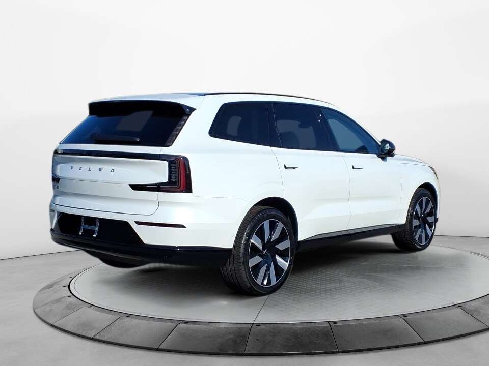 2025 Volvo EX90 Twin Motor Plus photo 4