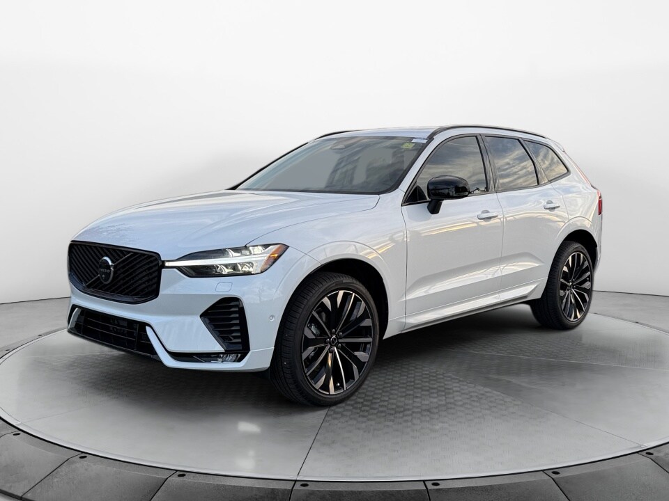 2026 Volvo XC60 B5 photo 3