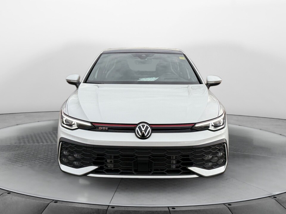 2025 Volkswagen Golf GTI Autobahn photo 2