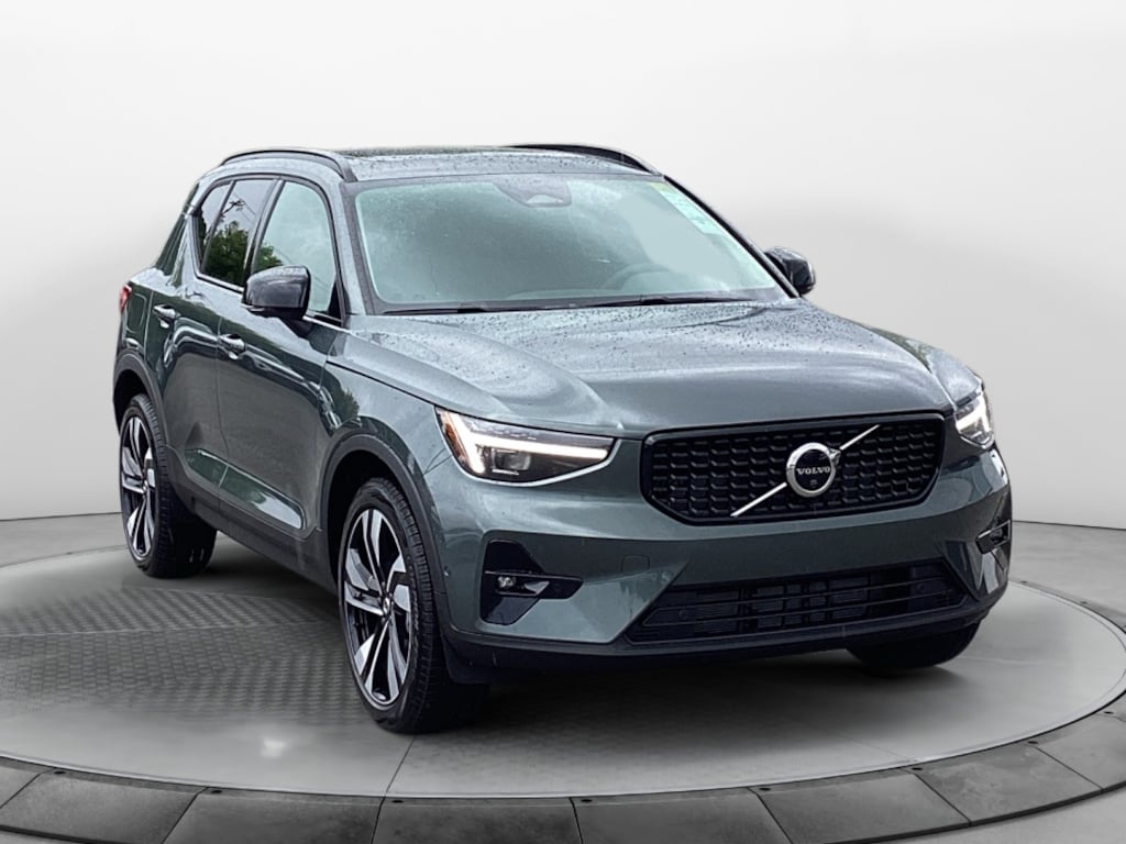 New 2026 Volvo XC40 B5 Plus SUV