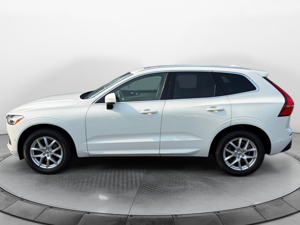 Used 2019 Volvo XC60 Momentum SUV