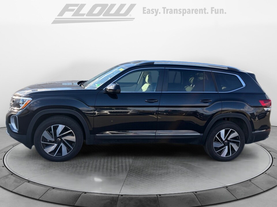 2025 Volkswagen Atlas SEL photo 3
